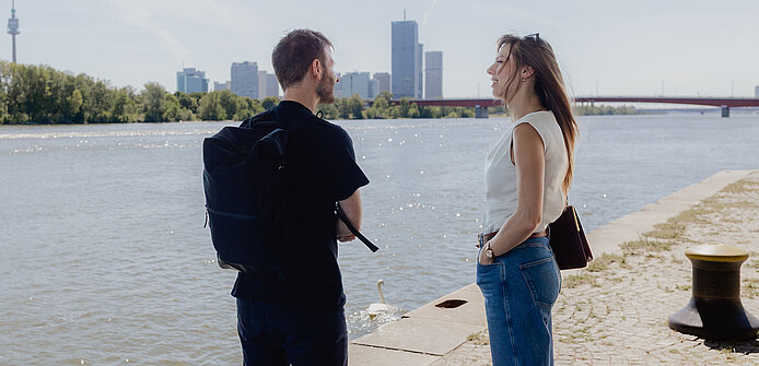 Gesprächssituation vor Donaupanorama