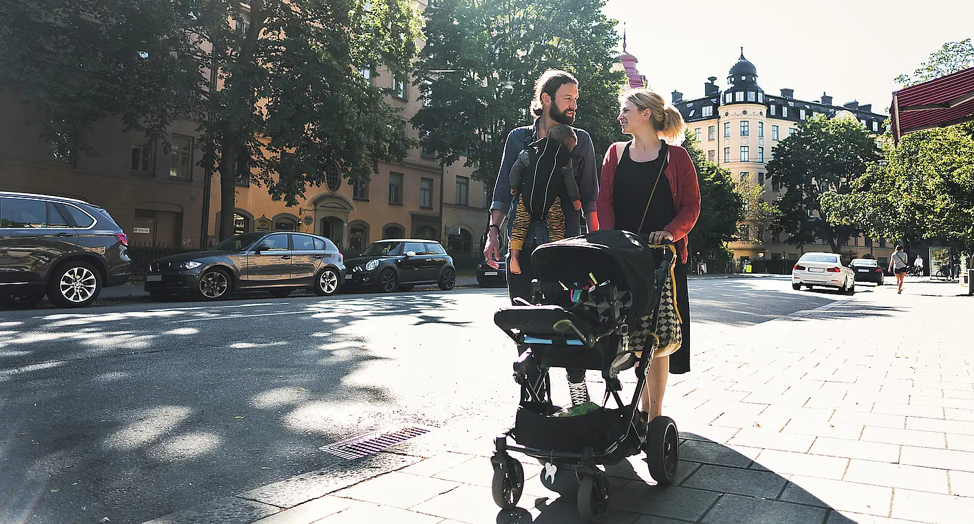 Familie mit Kinderwagen