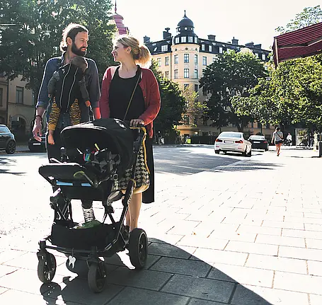 Familie mit Kinderwagen
