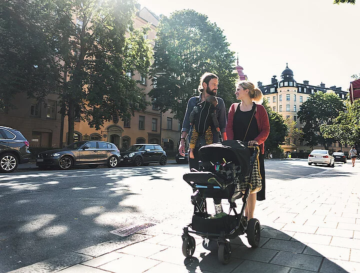 Familie mit Kinderwagen