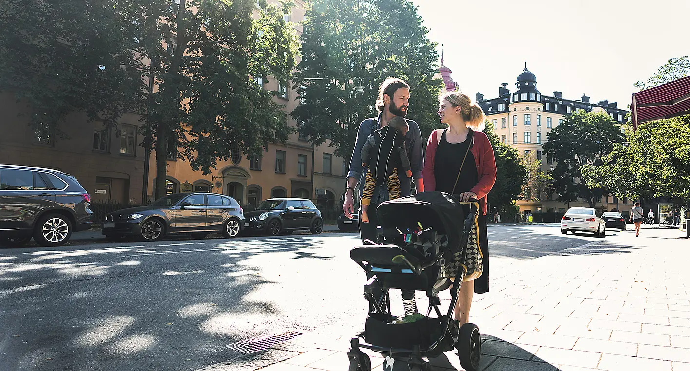 Familie mit Kinderwagen