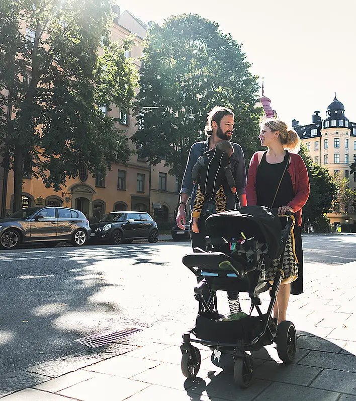 Familie mit Kinderwagen
