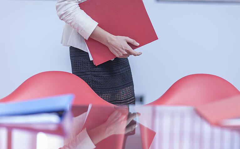 Red-white-red Card qualifications