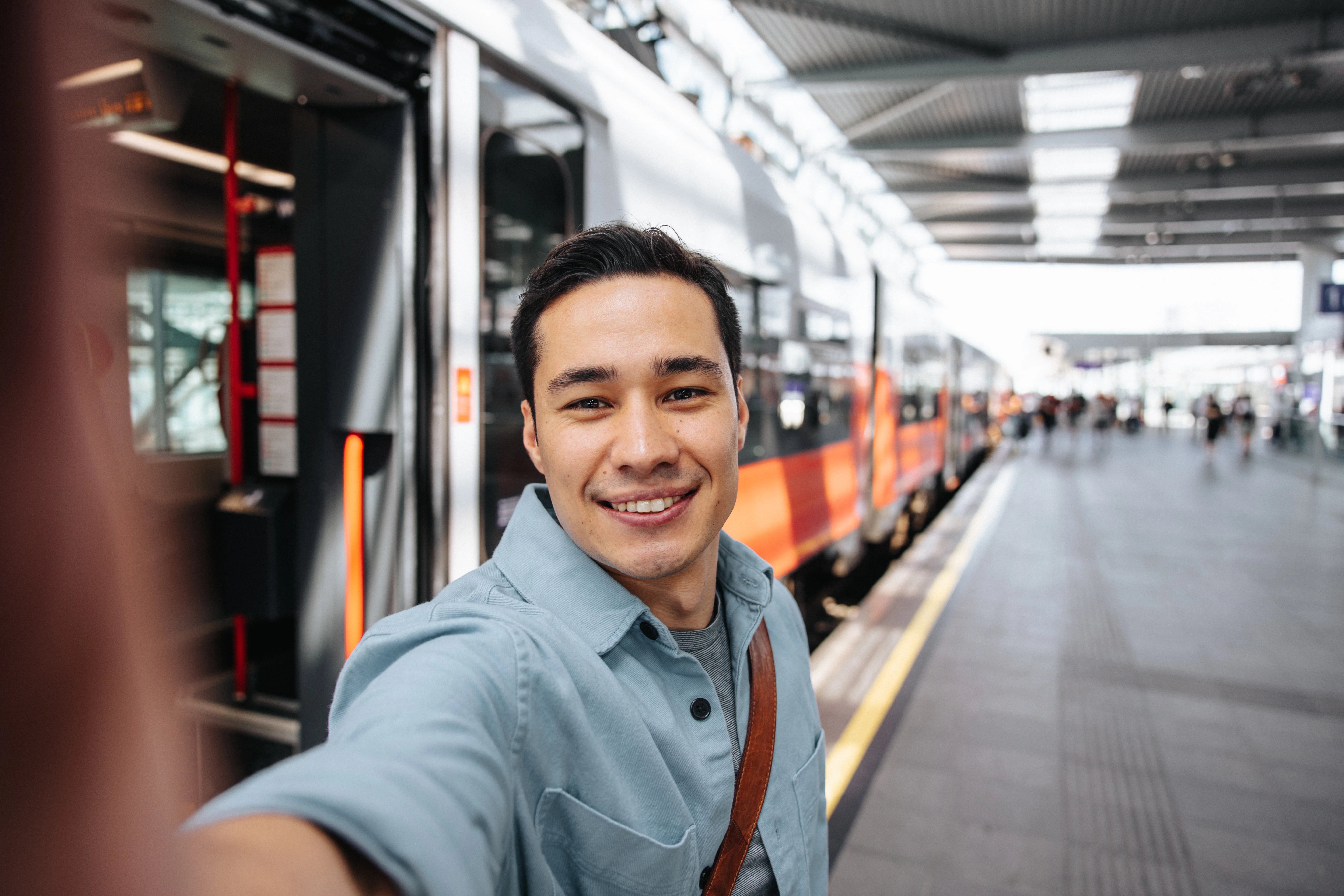 Person at Bahnhof 